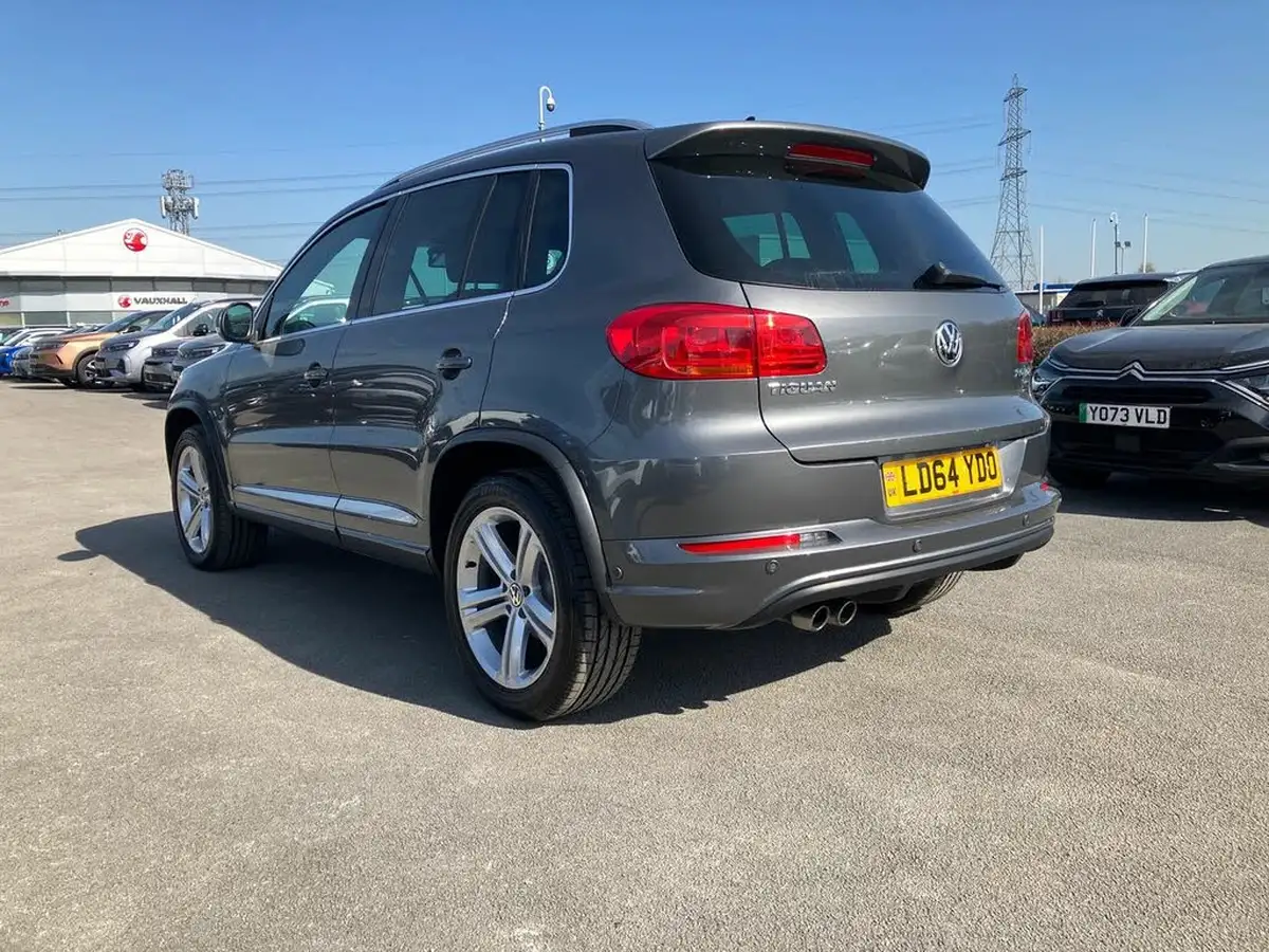 2015-volkswagen-tiguan-20tdi-r-line-177ps-4motion-r-line-bmt-ss-dsg-big-21