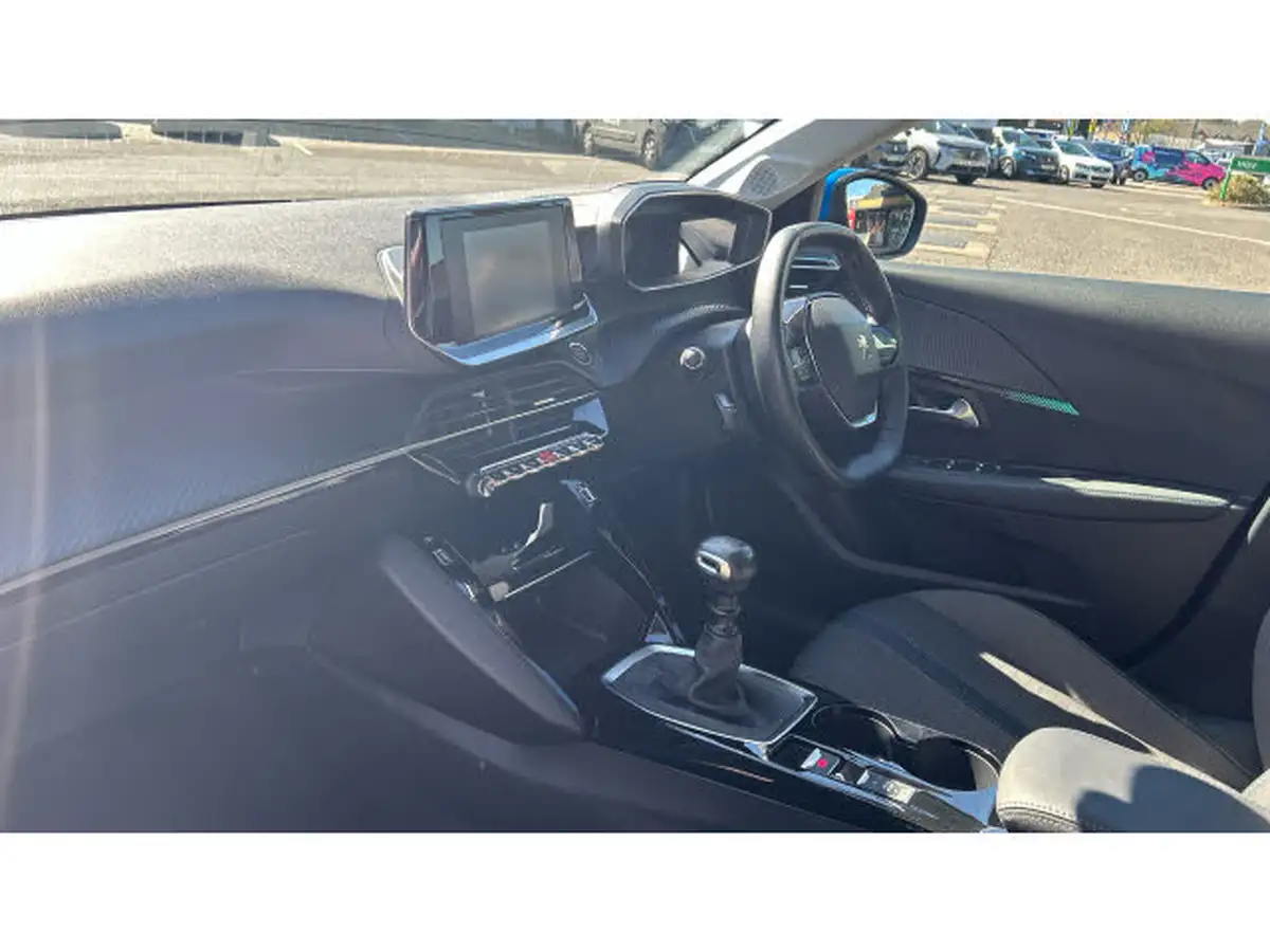 2021-peugeot-208-12-puretech-allure-premium-100bhp-big-8
