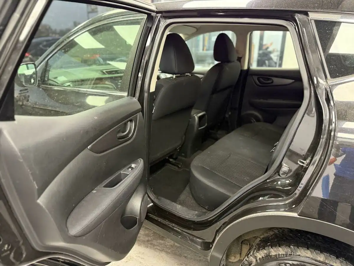 2014-nissan-qashqai-15dci-visia-big-53