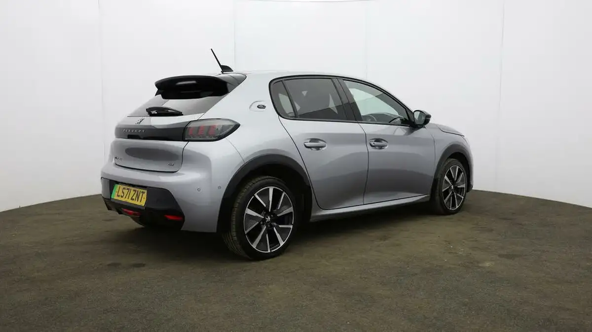 2021-peugeot-208-e-gt-50kwh-big-51