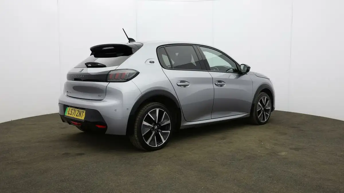 2021-peugeot-208-e-gt-50kwh-big-6