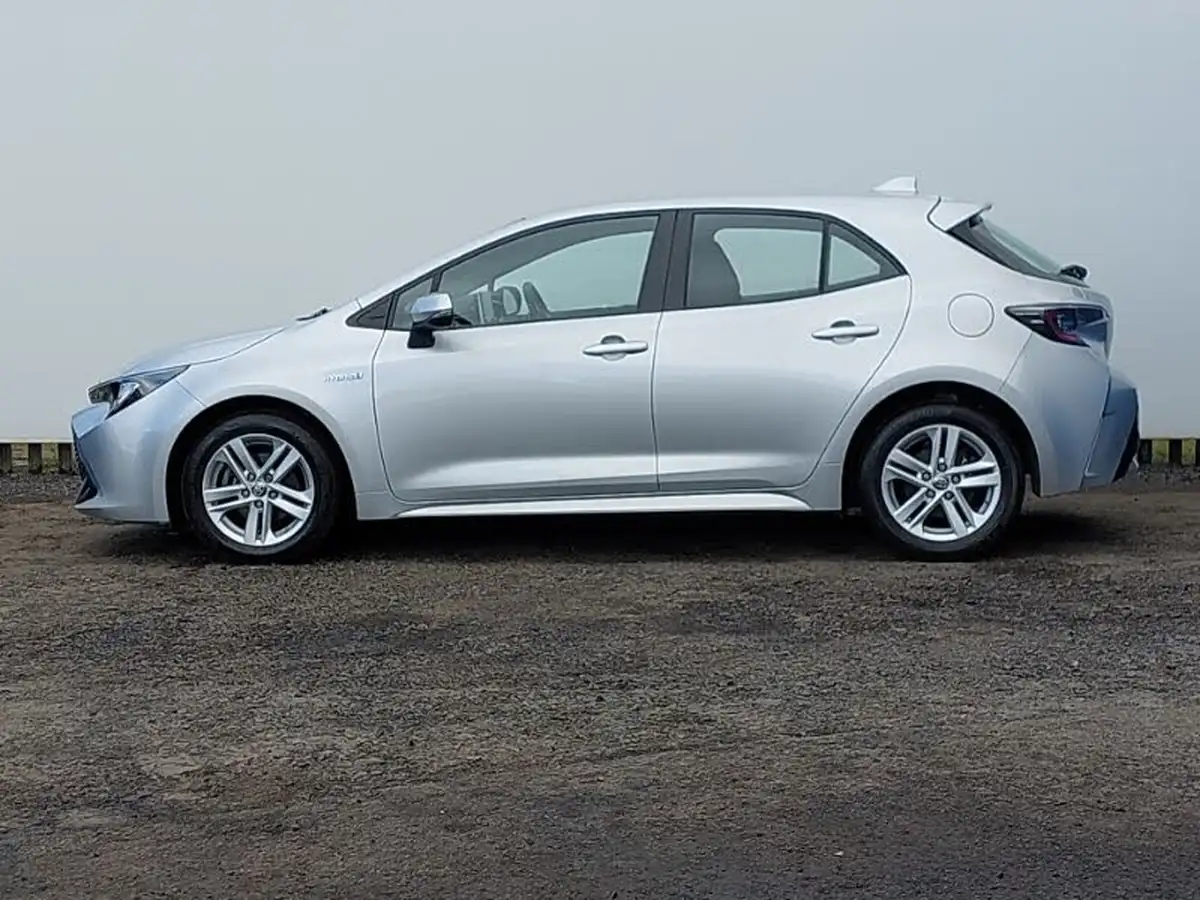 2021-toyota-corolla-18-vvt-i-icon-trk-hatchback-5d-big-3