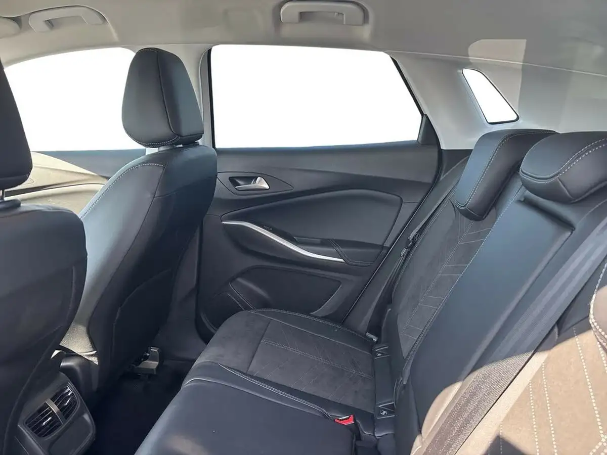2024-vauxhall-grandland-12-ultimate-136ps-hybrid-e-dct6-auto-big-10