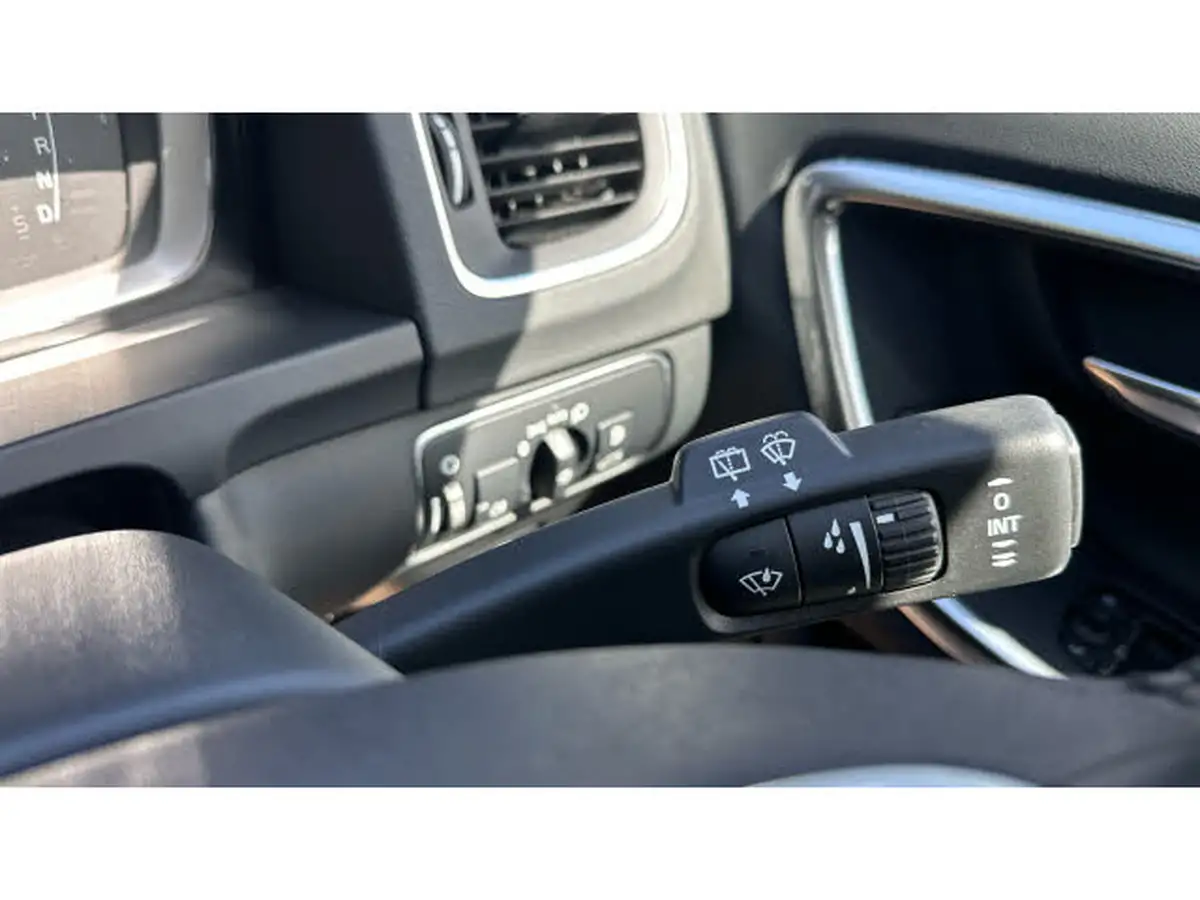 2017-volvo-v60-20td-d4-se-lux-geartronic-big-24