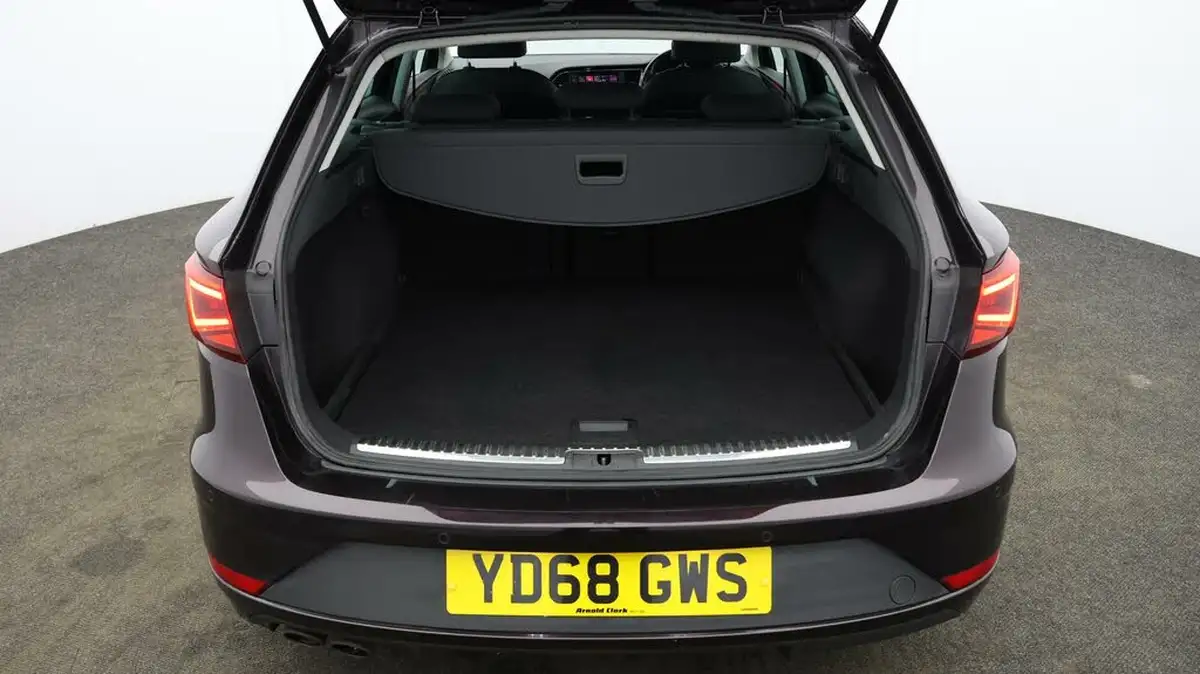 2019-seat-leon-20-tsi-fr-estate-big-16