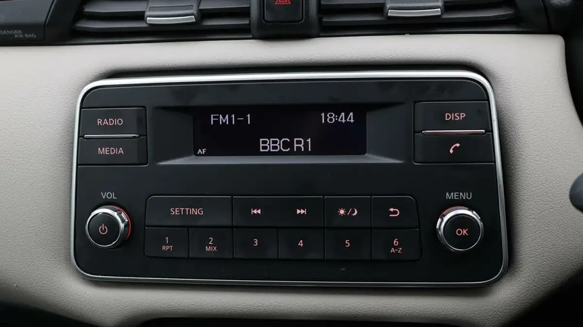2021-nissan-micra-10-ig-t-visia-big-11