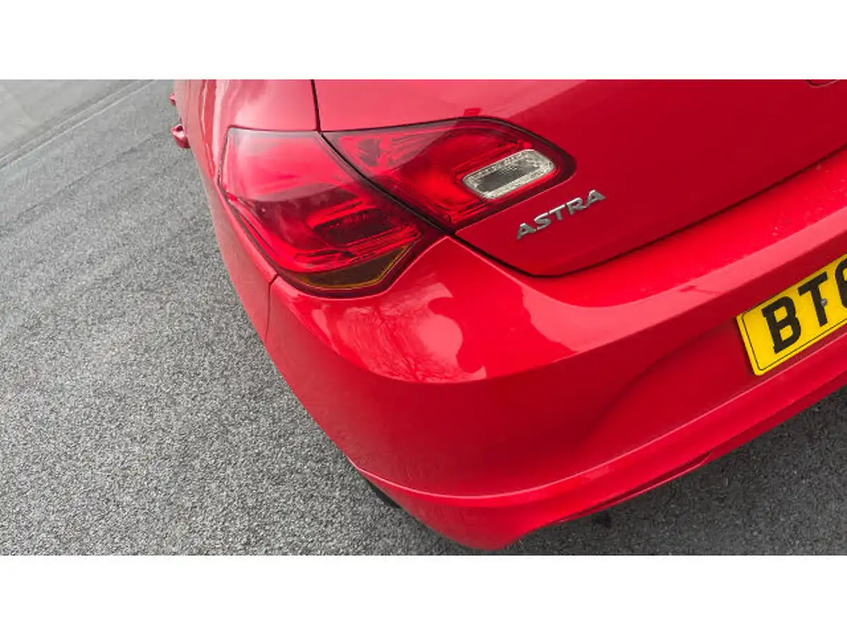 2013-vauxhall-astra-16-limited-edition-big-25