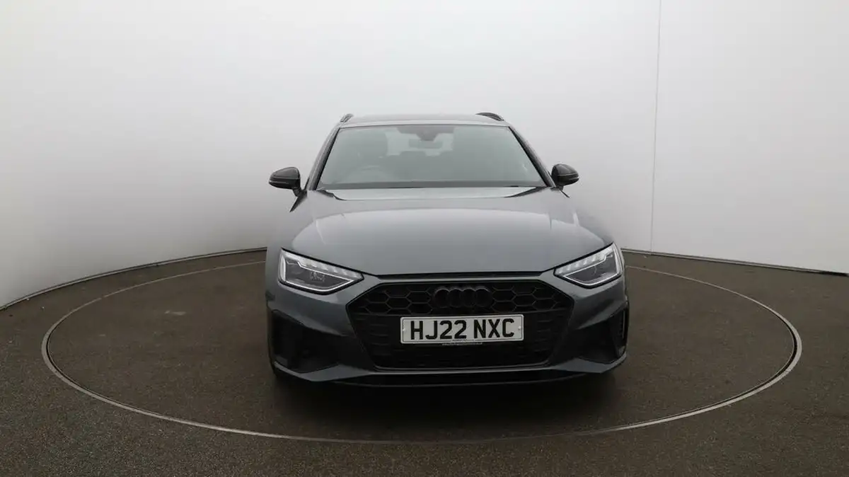 2022-audi-a4-avant-20-35-tfsi-black-edition-s-tronic-big-32
