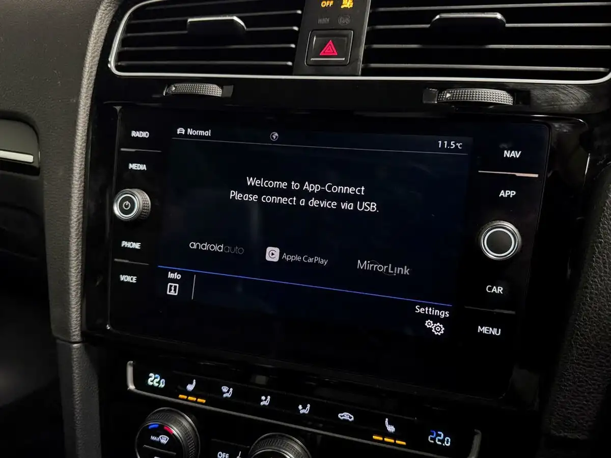 2018-volkswagen-golf-20-tsi-r-hatchback-5d-dsg-big-29