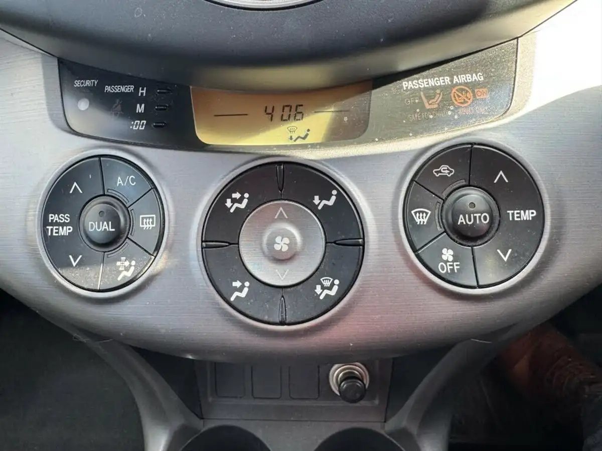 2009-toyota-rav4-22td-xt-r-22-d-4d-134bhp-big-26