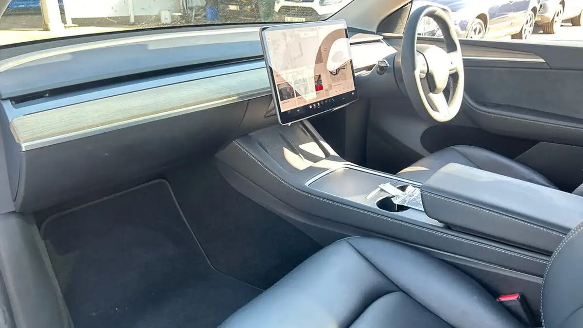 2023-tesla-model-y-e-rwd-big-9