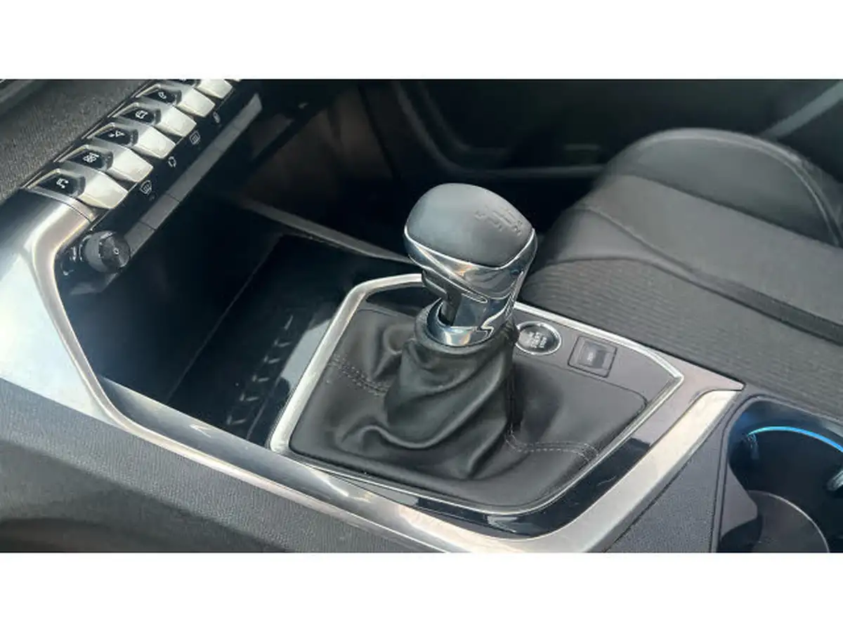 2021-peugeot-3008-suv-15-bluehdi-allure-big-15