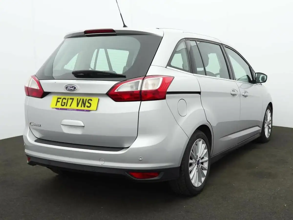 2017-ford-grand-c-max-15tdci-titanium-1498cc-big-4