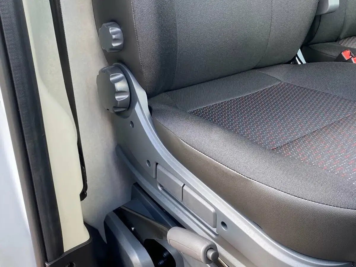 2024-peugeot-boxer-22-bluehdi-professional-premium-335-l3h2-panel-big-52