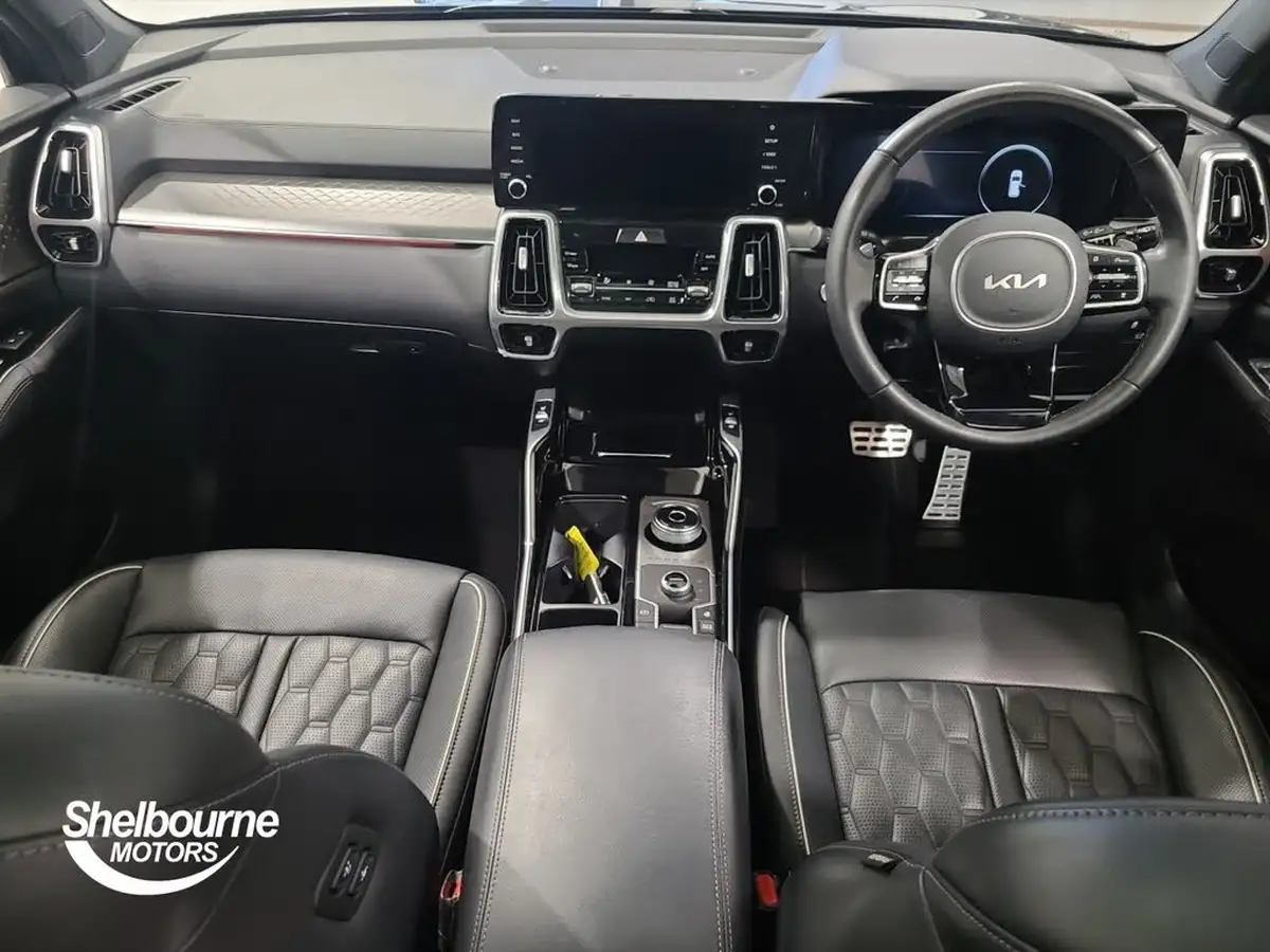 2021-kia-sorento-16-t-gdi-4-226bhp-hev-big-14