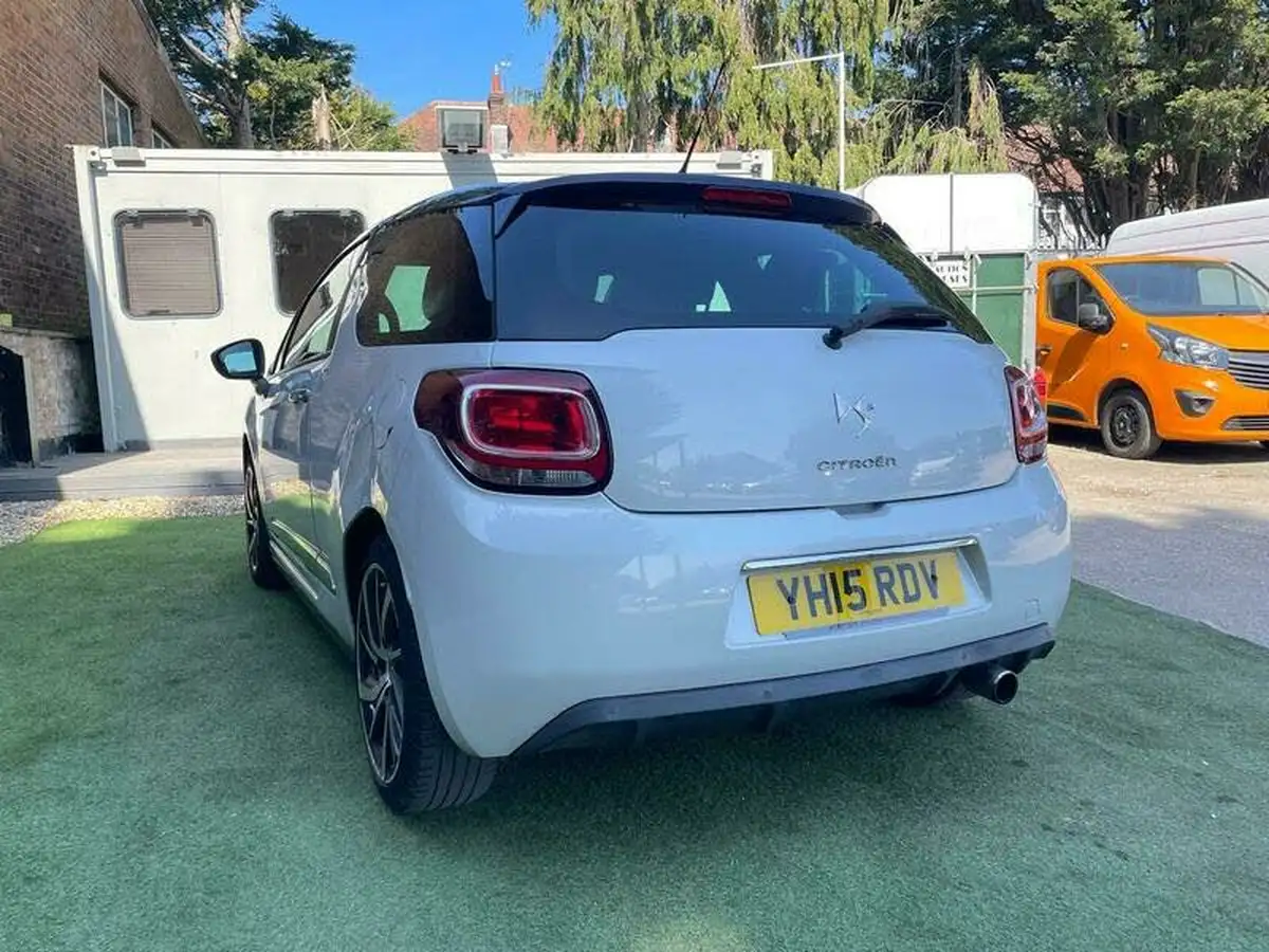 2015-citroen-ds3-12-dstyle-plus-big-2