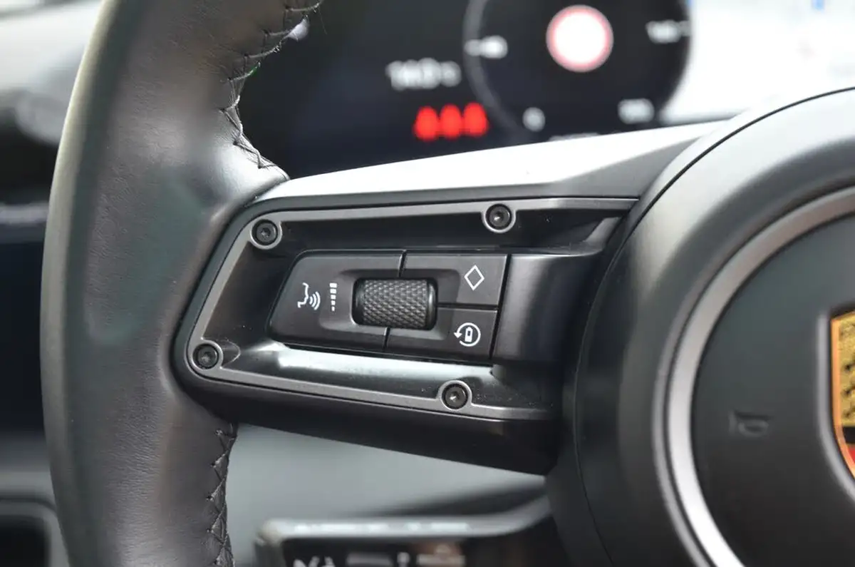 2021-porsche-taycan-e-turbo-s-performance-battery-plus-big-63