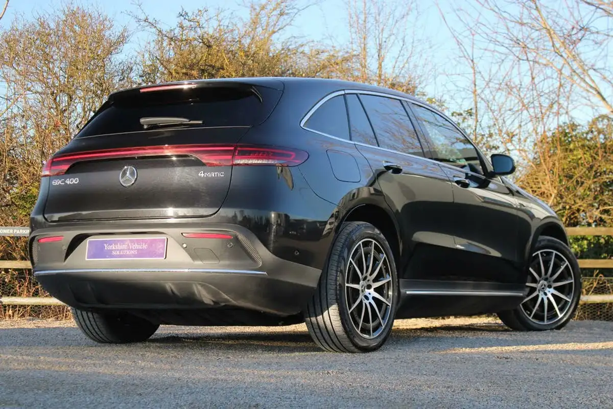 2021-mercedes-benz-eqc-e-eqc-400-amg-line-big-17