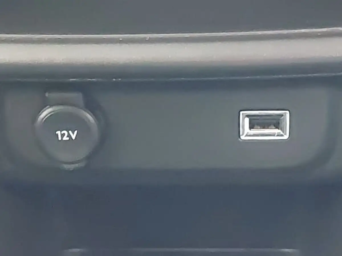 2019-citroen-c3-12-puretech-flair-nav-edition-82ps-ss-big-17