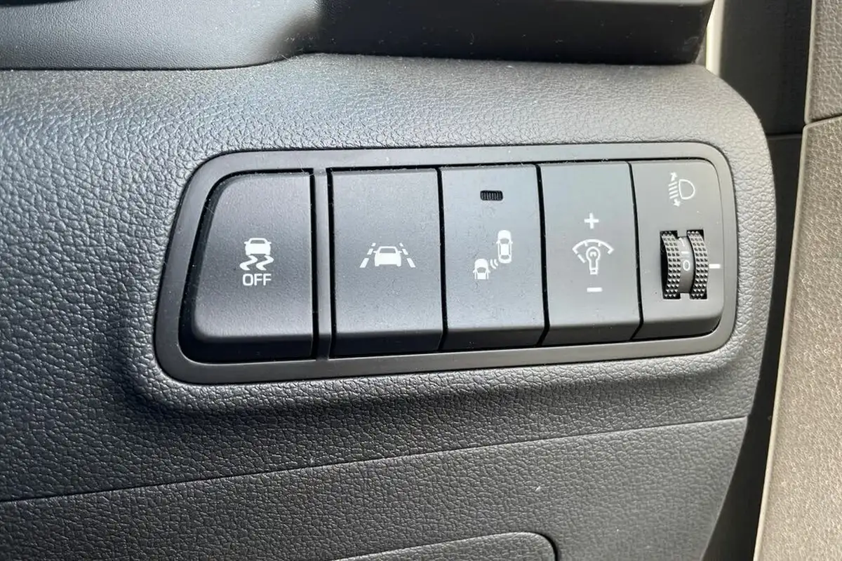 2019-hyundai-tucson-16crdi-premium-115ps-48-volt-hybrid-big-23