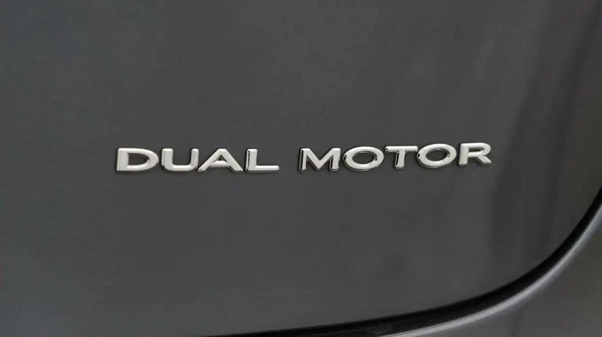 2021-tesla-model-3-e-long-range-awd-big-22
