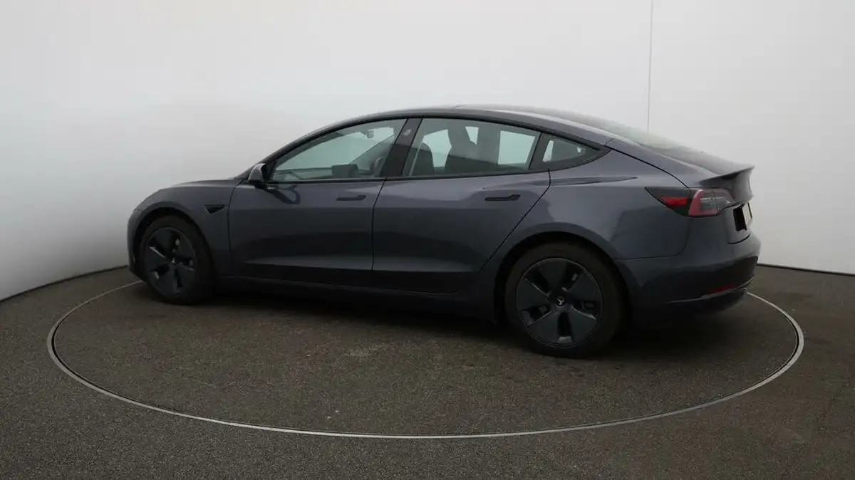 2021-tesla-model-3-e-long-range-awd-big-39