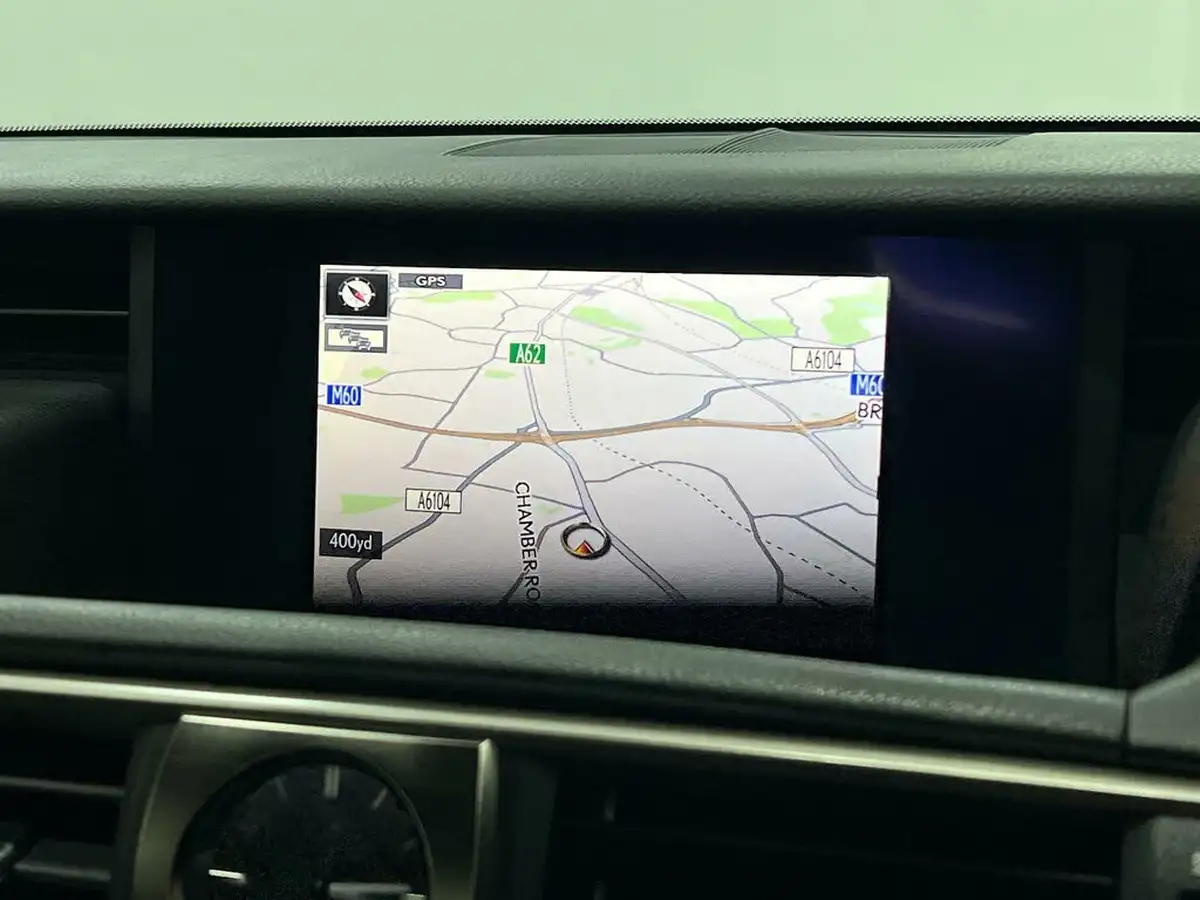 2017-lexus-is-300h-25-advance-big-23