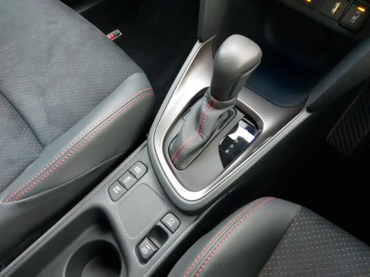 2023-toyota-yaris-cross-15-vvt-i-gr-sport-big-15