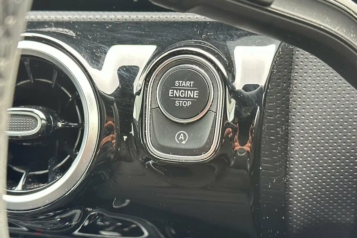 2020-mercedes-benz-a-class-15d-a180d-sport-executive-hatchback-5d-big-22