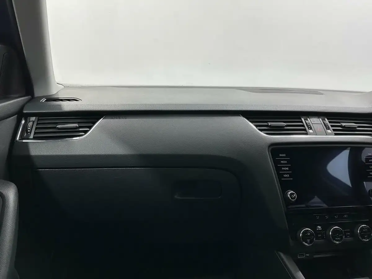 2020-skoda-octavia-16tdi-se-technology-estate-big-26