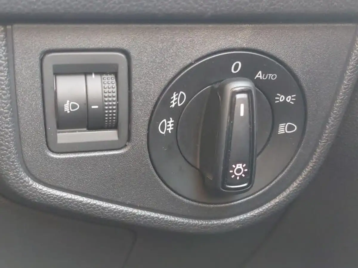 2018-volkswagen-polo-10-tsi-se-big-14