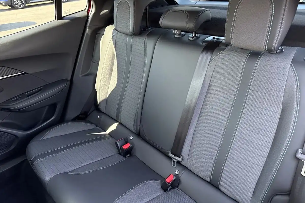 2021-peugeot-2008-suv-e-allure-big-18