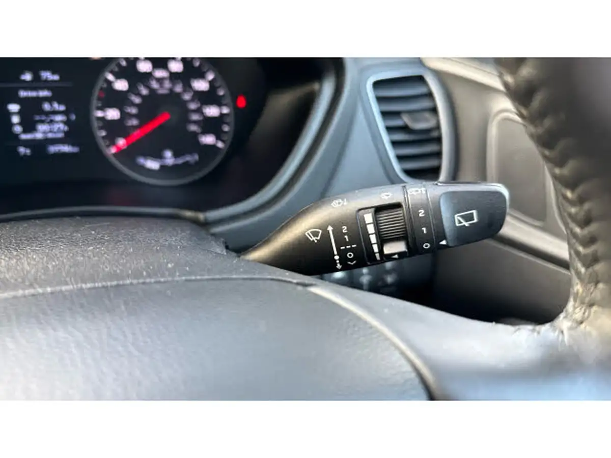 2020-hyundai-i20-12-play-big-22