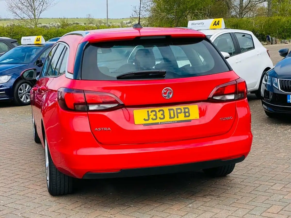 2017-vauxhall-astra-14i-16v-turbo-sri-125ps-sport-tourer-big-11