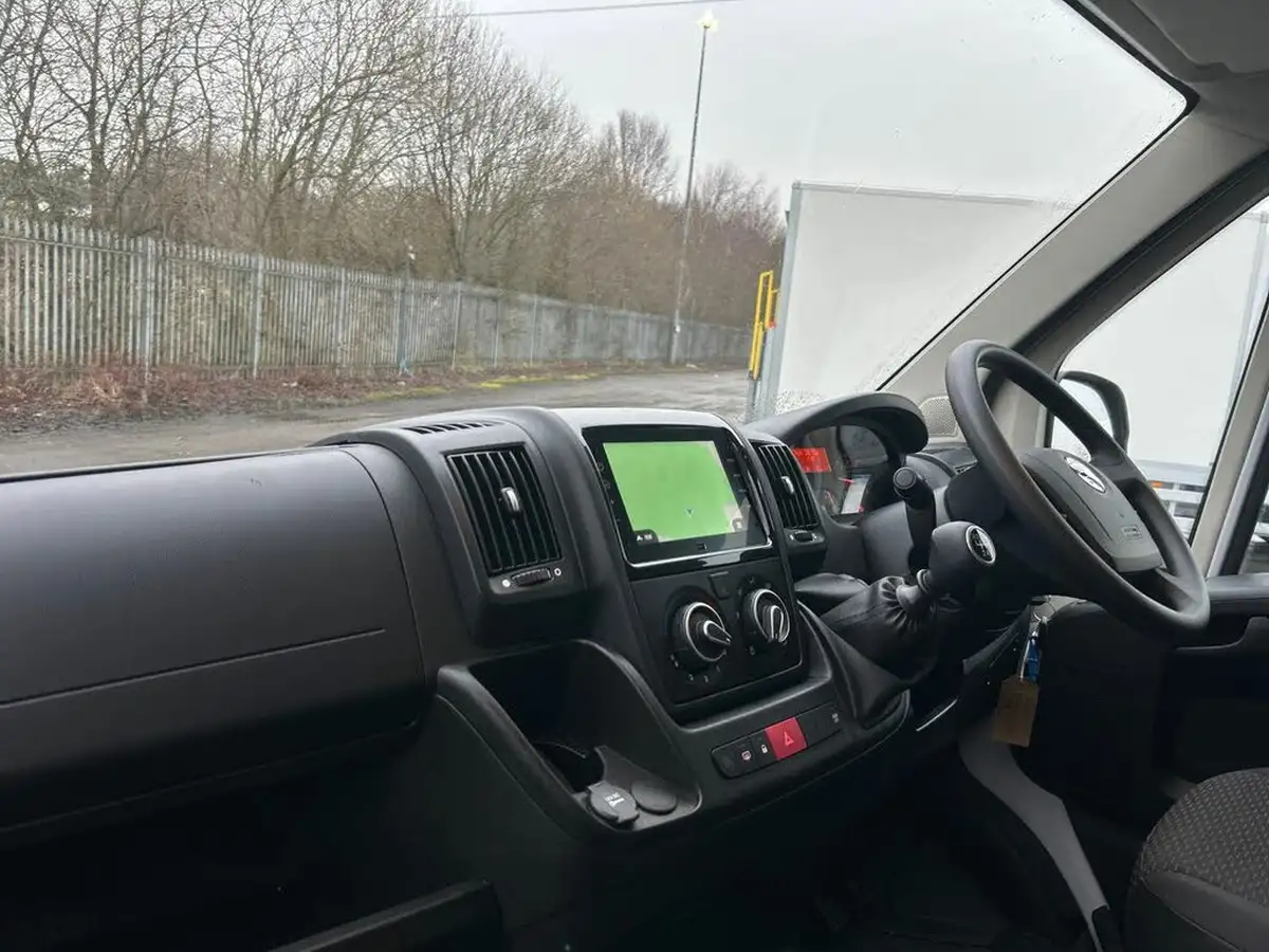 2024-vauxhall-movano-big-6