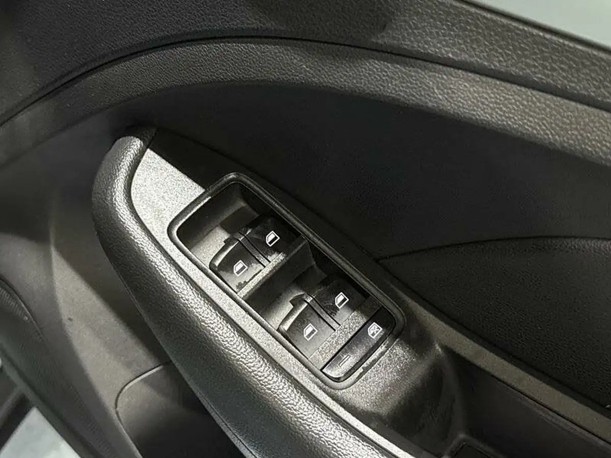 2020-mg-zs-suv-e-exclusive-ev-big-13