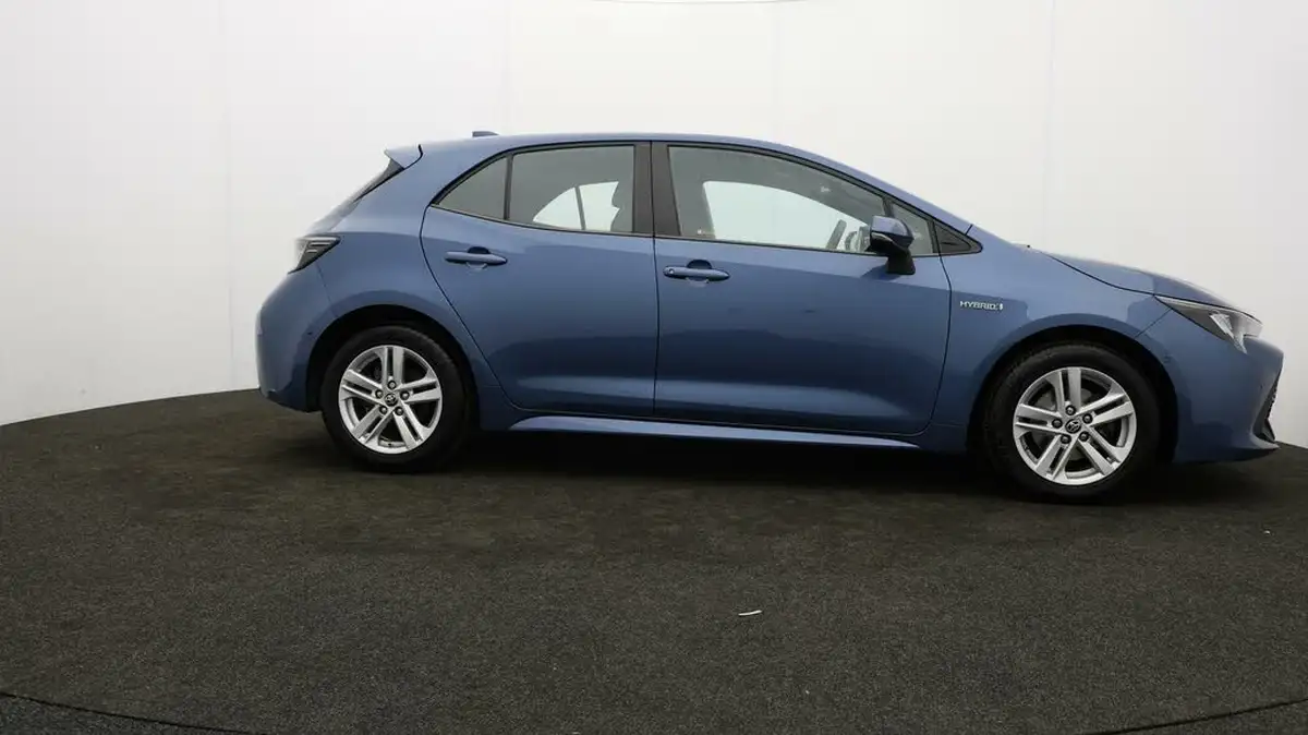 2021-toyota-corolla-18-vvt-i-icon-tech-spare-wheel-hatchback-5d-big-33