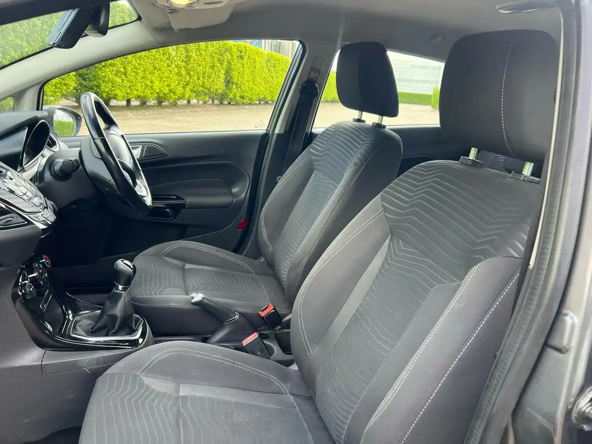 2016-ford-fiesta-10t-zetec-100ps-ecoboost-ss-5d-big-23