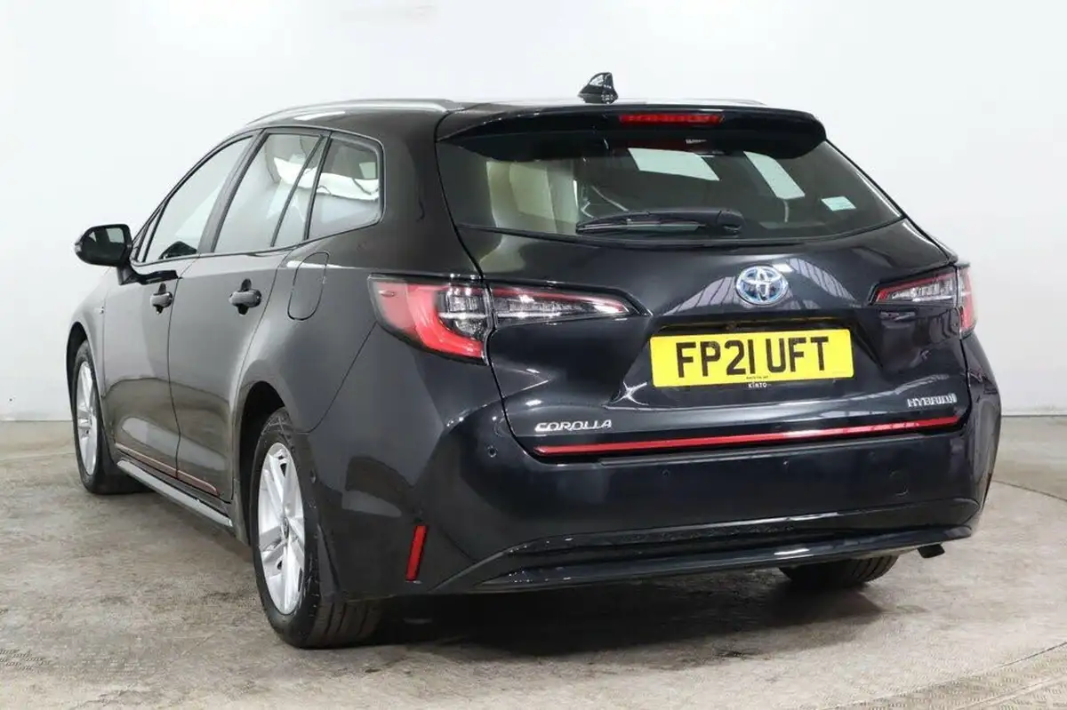 2021-toyota-corolla-18-vvt-i-icon-tech-spare-wheel-touring-sports-5d-big-3