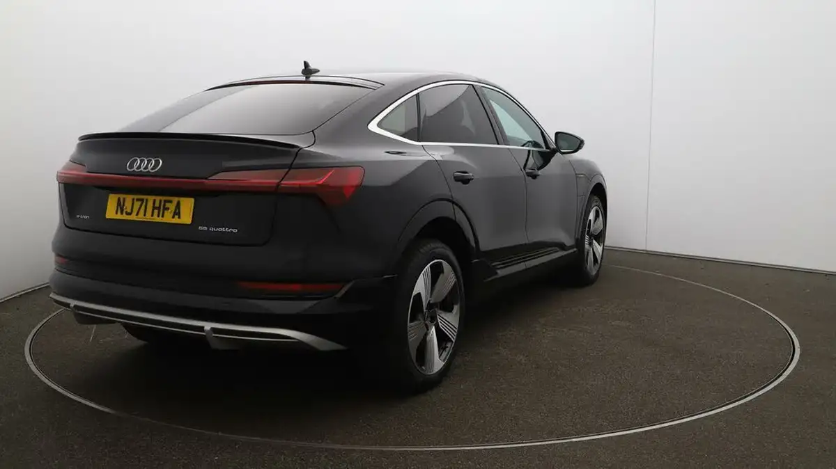 2021-audi-e-tron-55e-s-line-sportback-big-48