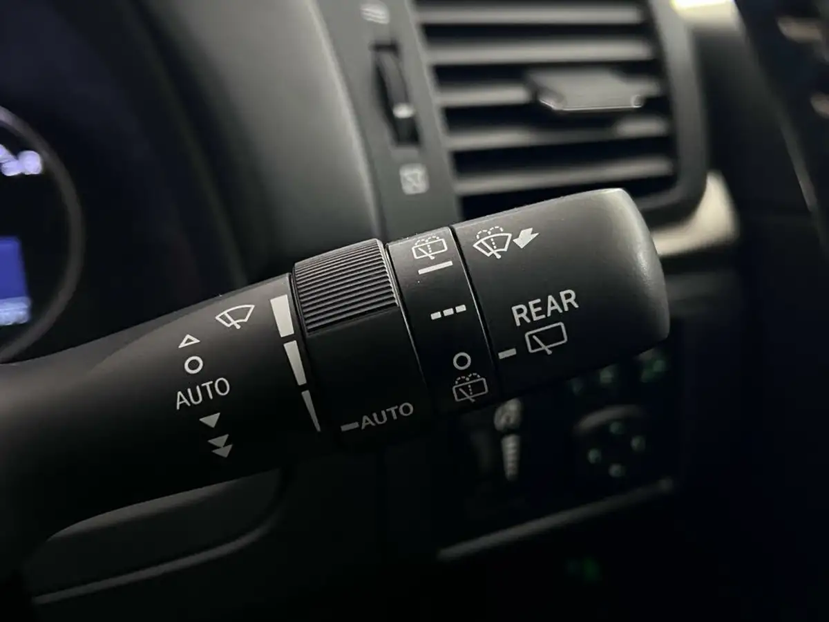 2016-lexus-ct-200h-18-luxury-sun-big-19