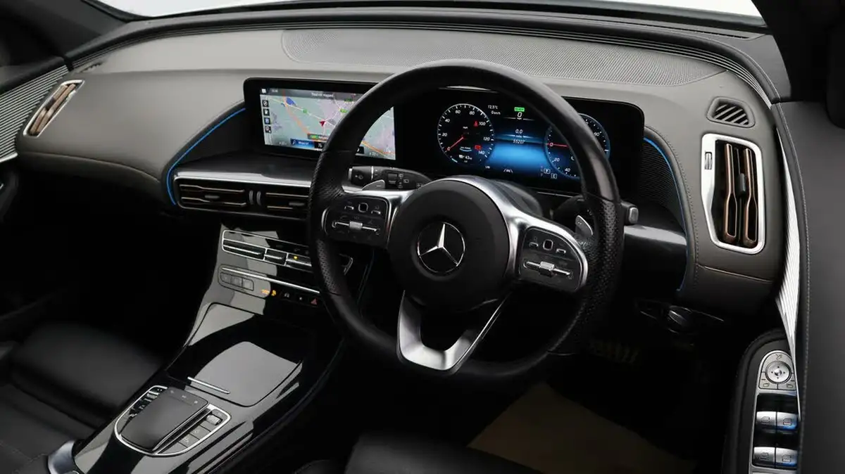 2021-mercedes-benz-eqc-e-eqc-400-amg-line-big-8