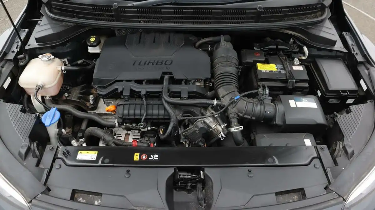 2022-kia-stonic-10-t-gdi-connect-big-19