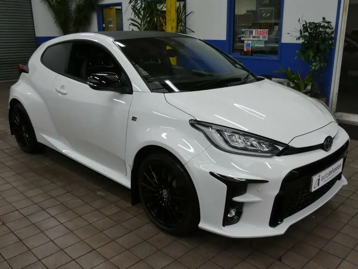 2021-toyota-yaris-16-gr-convenience-pack-big-15