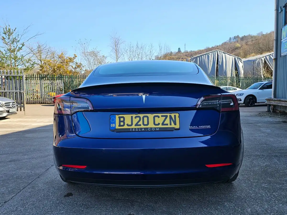 2020-tesla-model-3-e-performance-big-4