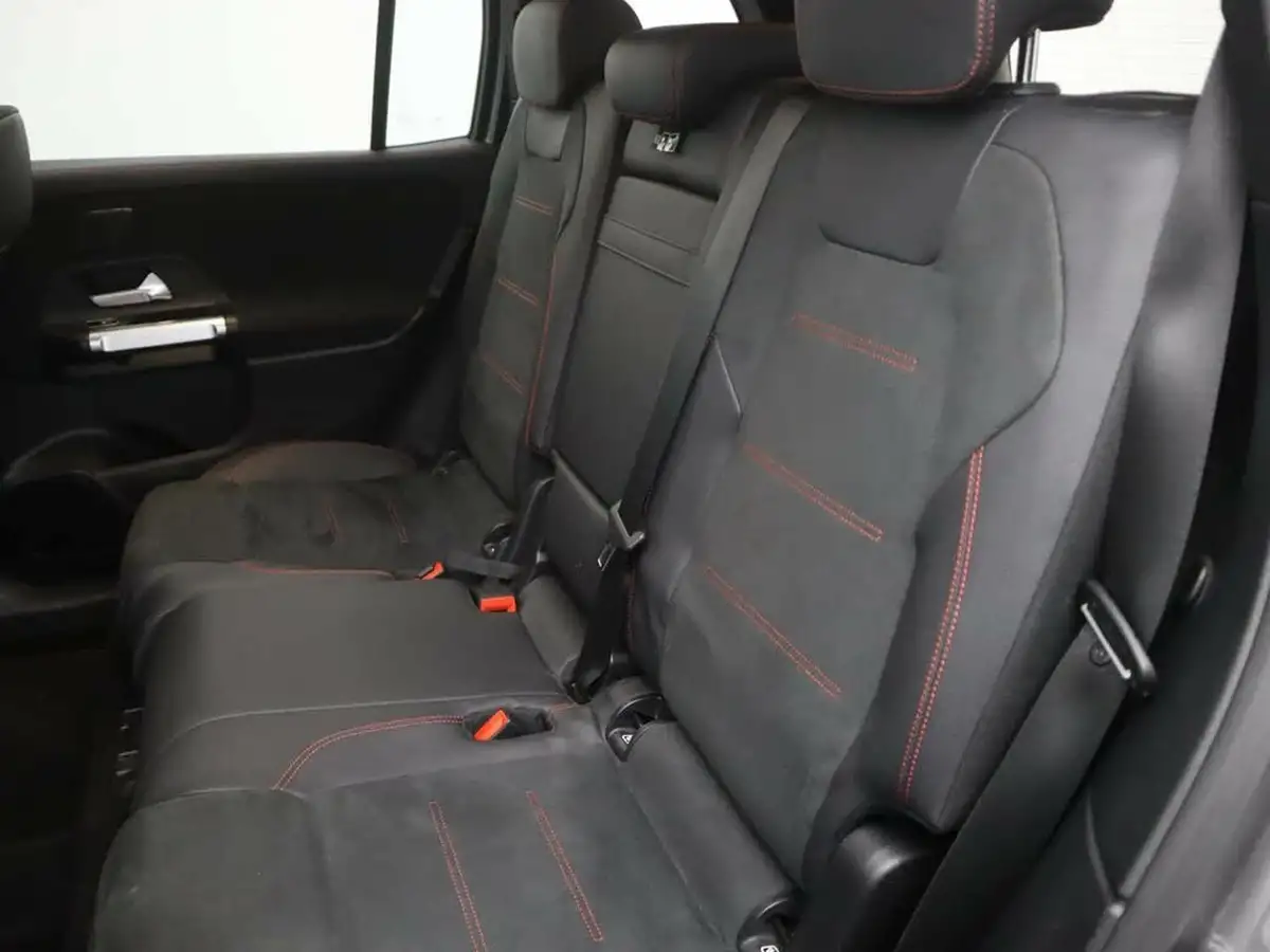 2020-mercedes-benz-glb-class-13-glb200-amg-line-premium-big-10