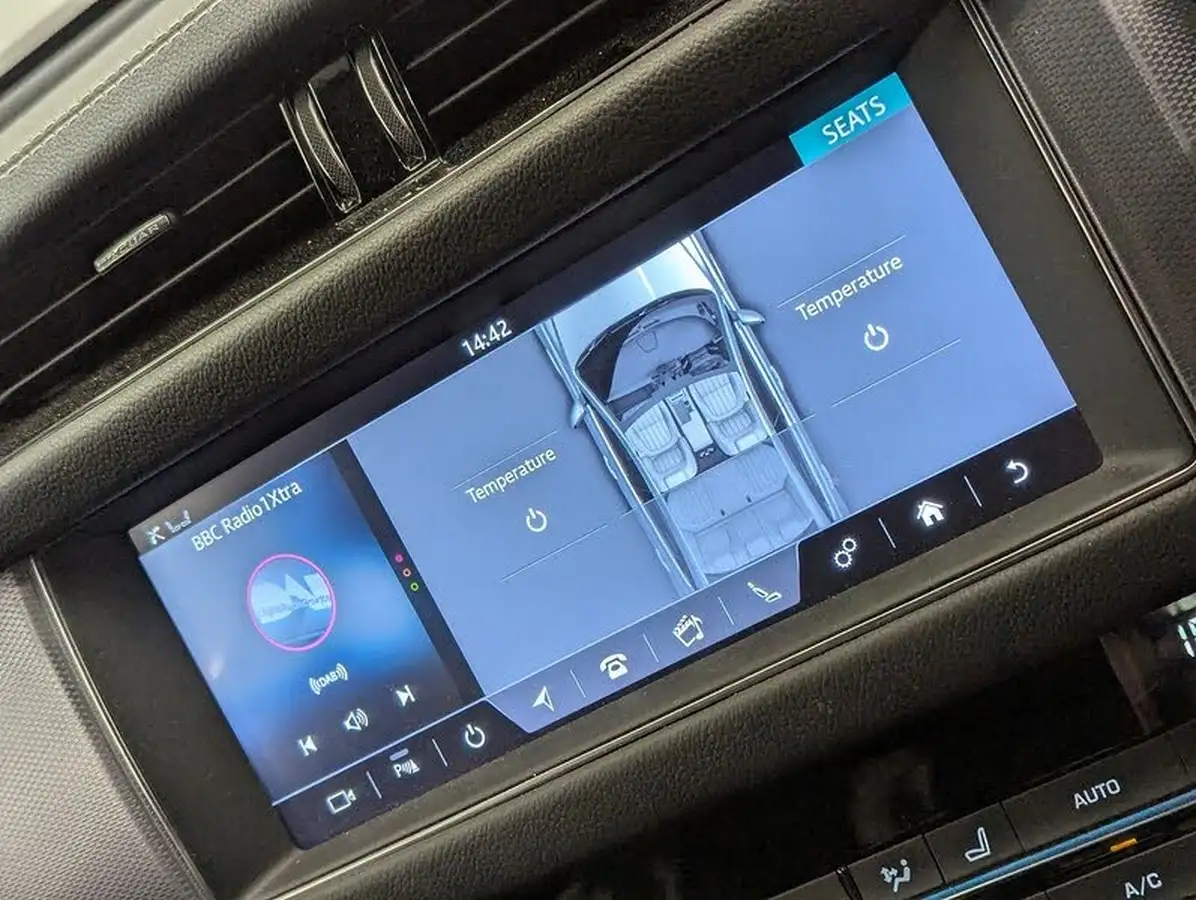 2019-jaguar-xf-20td-r-sport-180ps-ss-saloon-4d-auto-big-28