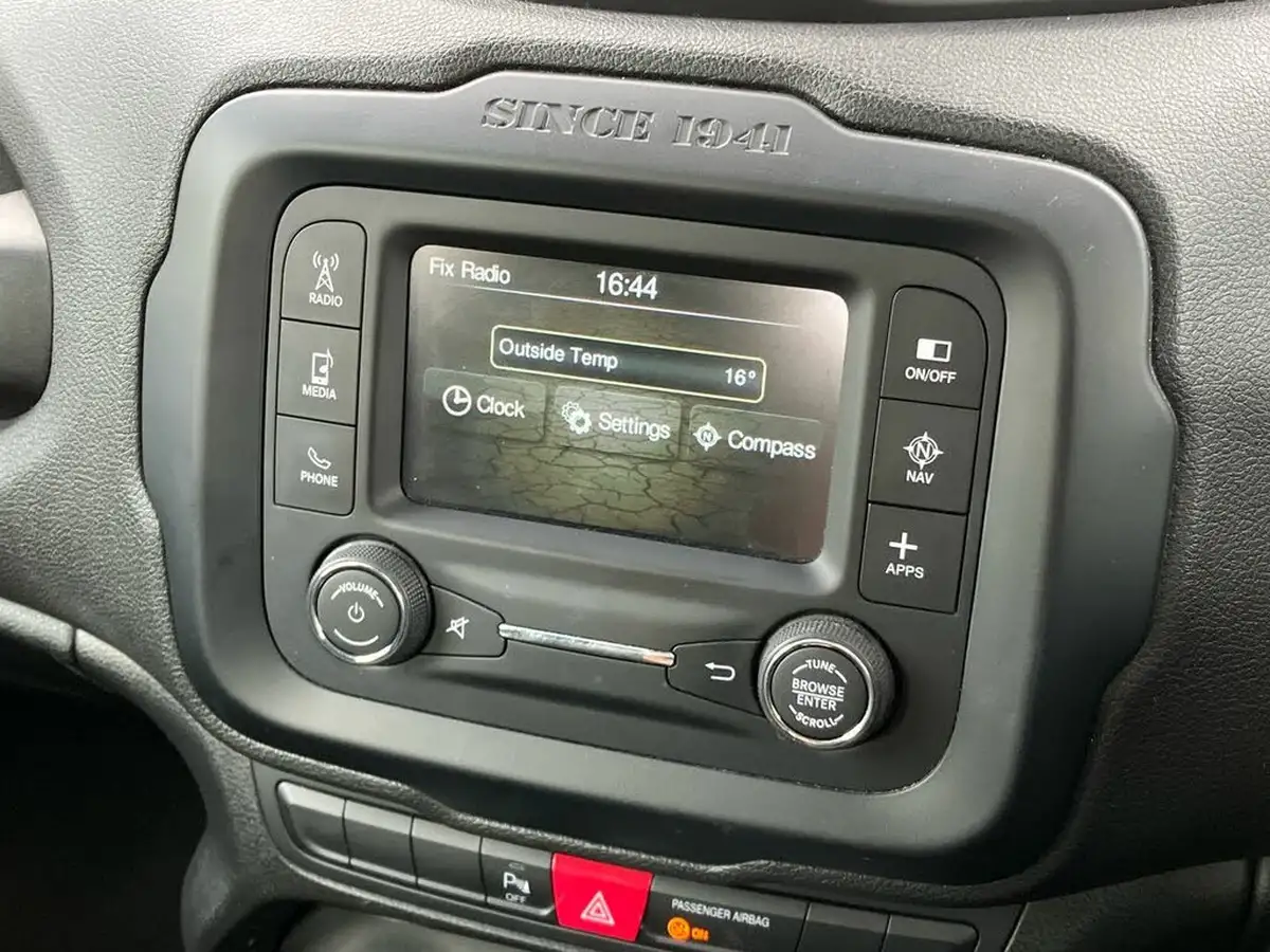 2016-jeep-renegade-14-multiair-ii-longitude-big-32