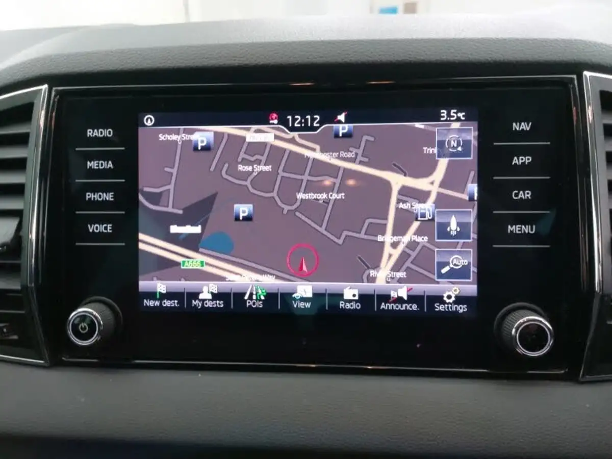 2018-skoda-karoq-15-tsi-se-technology-act-dsg-big-15