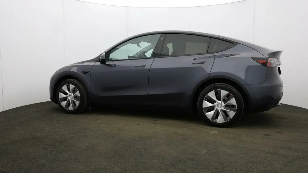 2023-tesla-model-y-e-long-range-big-60